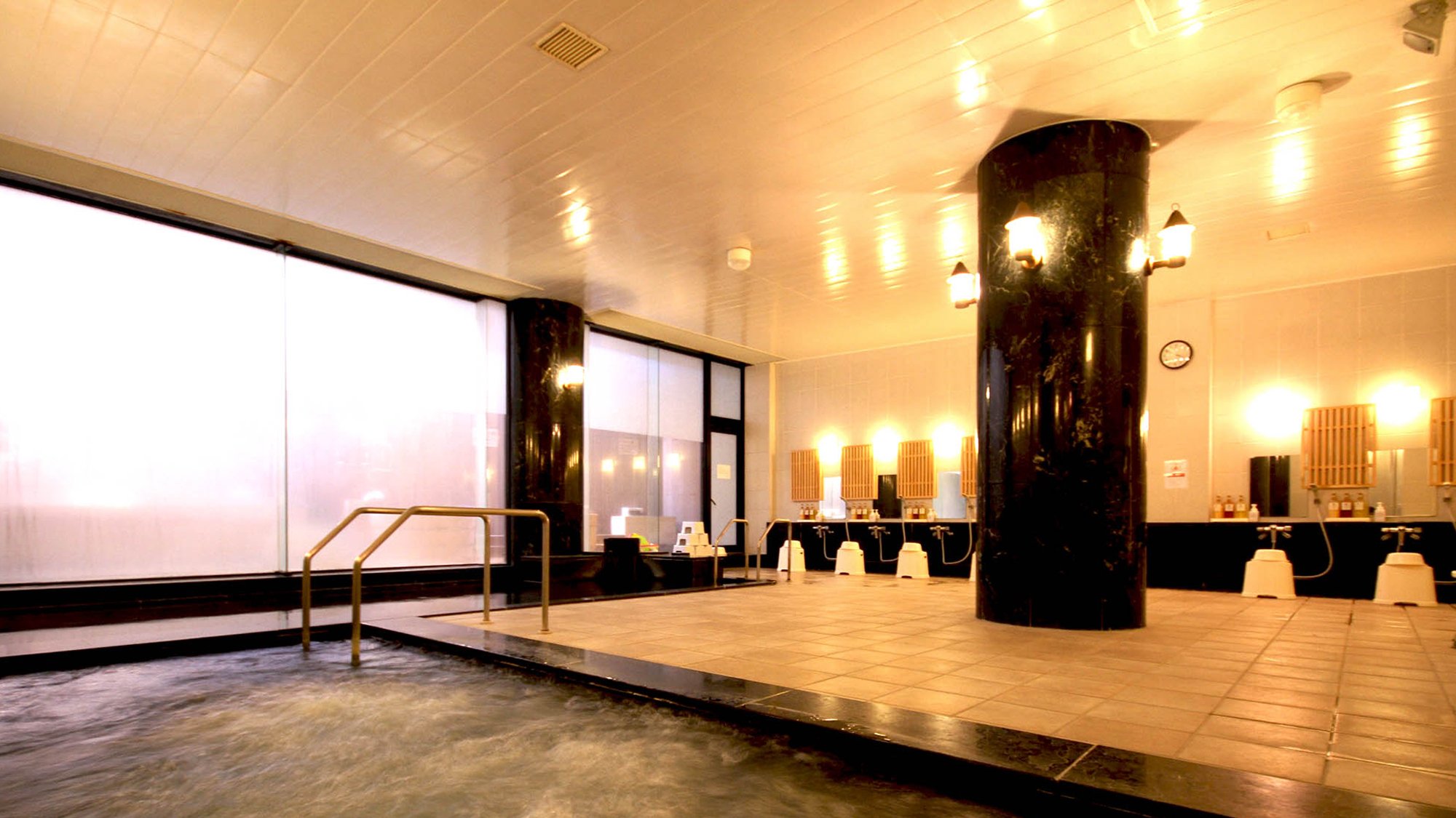 ♨ Large Public Bath